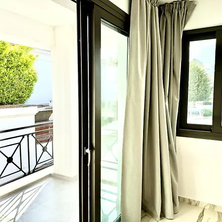 شقة 202 Gym-complex Big With Sunny Balcony *